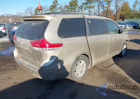 2013 Toyota Sienna Xle V6 8 Passenger from USA, damaged, VIN 5TDYK3DC6DS388793